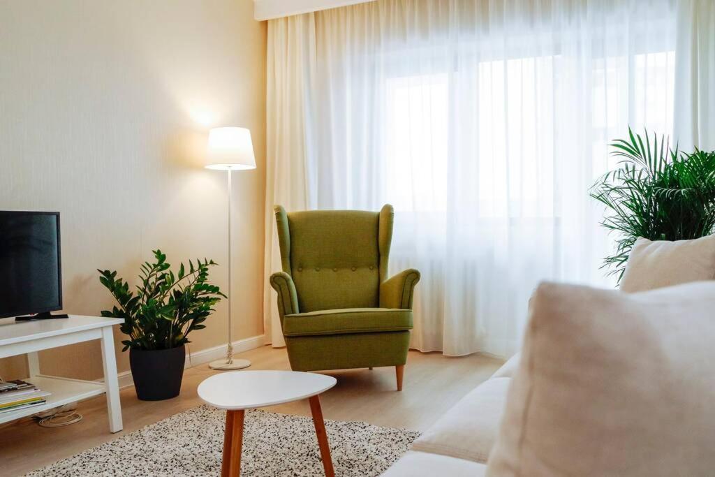 בוקרשט Elegant Vibes Apartment Next To Obor Market מראה חיצוני תמונה