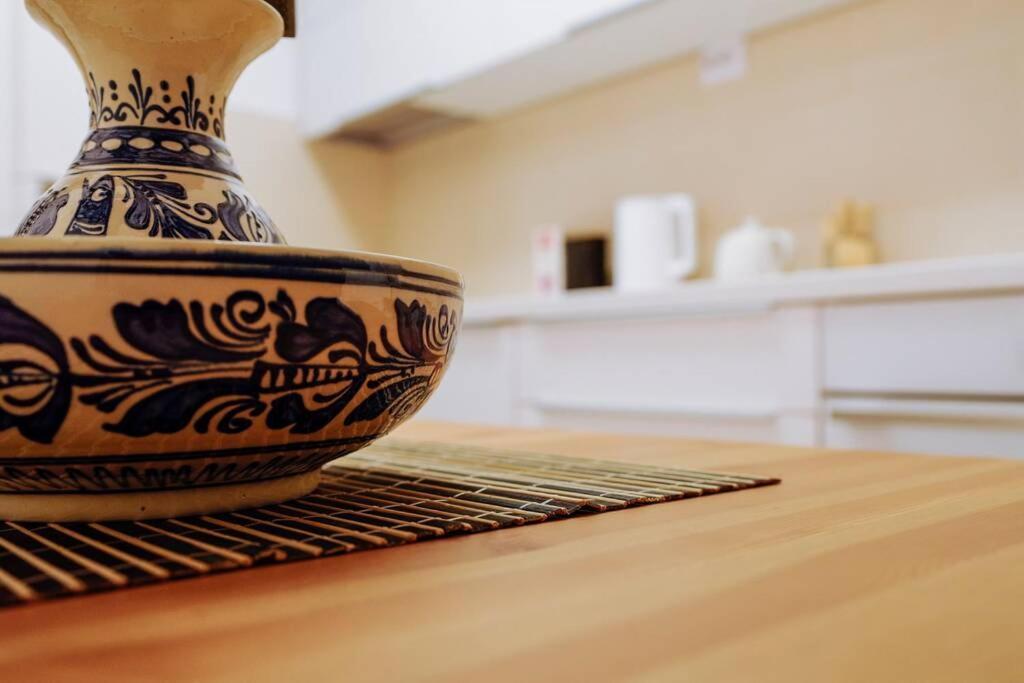בוקרשט Elegant Vibes Apartment Next To Obor Market מראה חיצוני תמונה