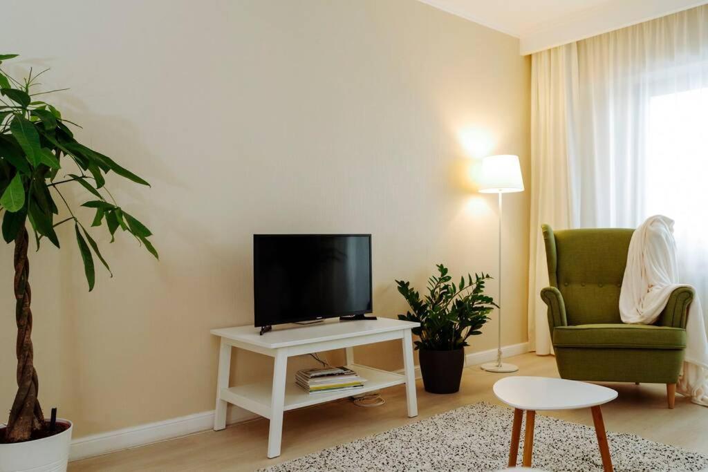 בוקרשט Elegant Vibes Apartment Next To Obor Market מראה חיצוני תמונה