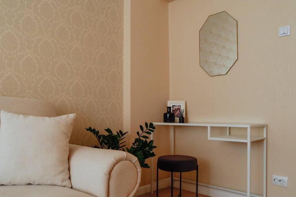 בוקרשט Elegant Vibes Apartment Next To Obor Market מראה חיצוני תמונה