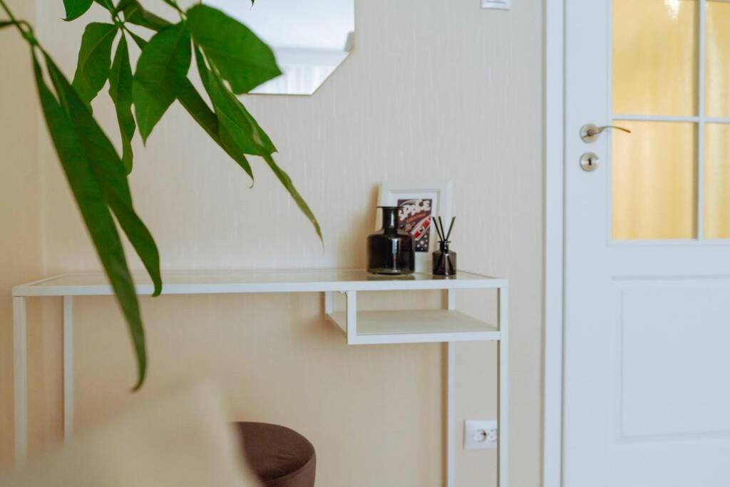 בוקרשט Elegant Vibes Apartment Next To Obor Market מראה חיצוני תמונה